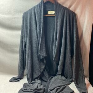 Velvet by Graham and Spencer gray cardigan dark gray size medium